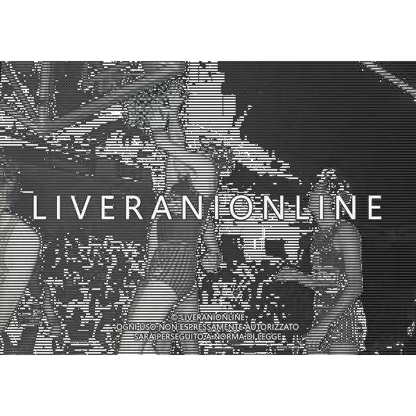 9-02-1977 -MILANO COPPA DELLE COPPE Cinzano Olimpia Milano - TJ Slavia VŠLL Praha 105-63 (59-28) NELLA FOTO AZIONE DI GIOCO AG ALDO LIVERANI SAS