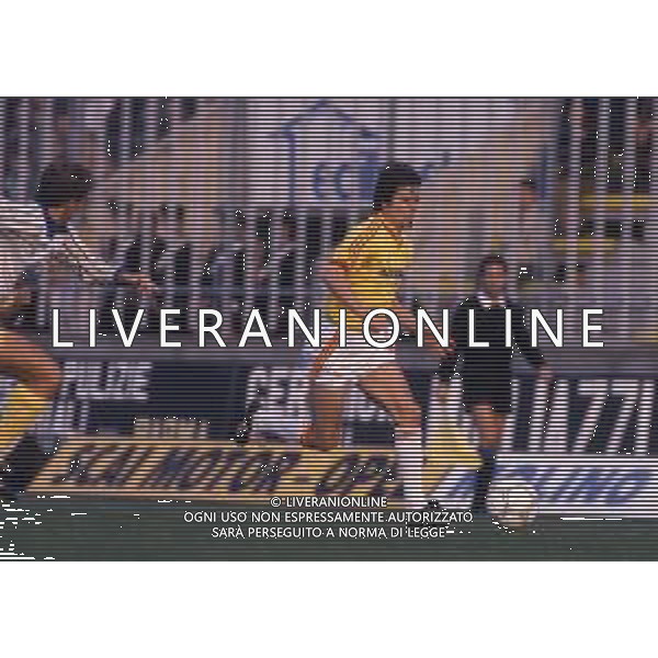 RETTROSPETTIVA ENNIO MASTALLI CALCIATORE NELLA FOTO ENNIO MASTALLI CON LA MAGLIA DEL LECCE AG ALDO LIVERANI SAS
