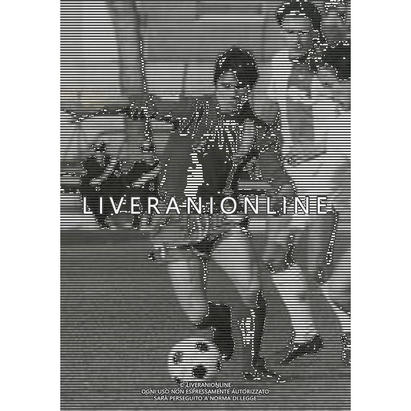 RETTROSPETTIVA ENNIO MASTALLI CALCIATORE NELLA FOTO ENNIO MASTALLI CON LA MAGLIA DEL MONZA AG ALDO LIVERANI SAS