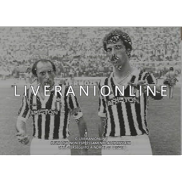 RETROSPETTIVA GIUSEPPE FURINO CALCIATORE NELLA FOTO GIUSEPPE FURINO CON LA MAGLIA DELLA JUVENTUS CON PIETRO PAOLO VIRDIS AG ALDO LIVERANI SAS