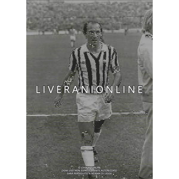 RETROSPETTIVA GIUSEPPE FURINO CALCIATORE NELLA FOTO GIUSEPPE FURINO CON LA MAGLIA DELLA JUVENTUS AG ALDO LIVERANI SAS