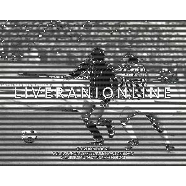 RETROSPETTIVA GIUSEPPE FURINO CALCIATORE NELLA FOTO GIUSEPPE FURINO CON LA MAGLIA DELLA JUVENTUS E WALTER NOVELLINO AG ALDO LIVERANI SAS