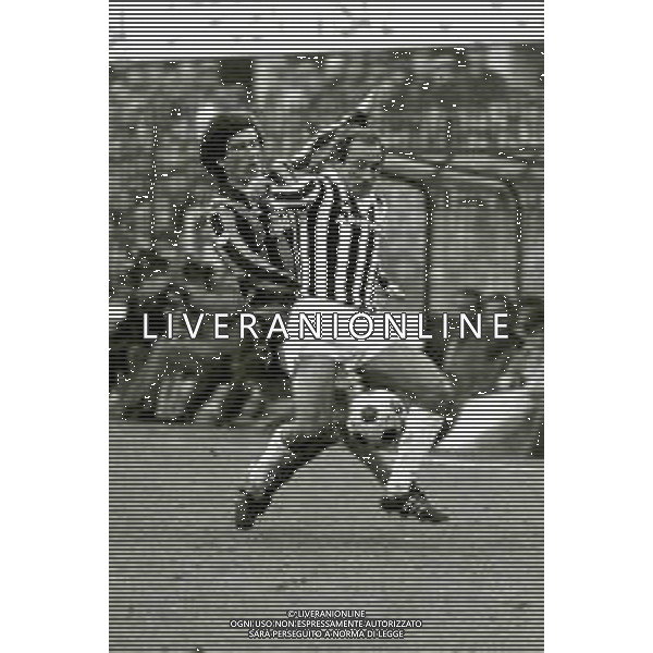 RETROSPETTIVA GIUSEPPE FURINO CALCIATORE NELLA FOTO GIUSEPPE FURINO CON LA MAGLIA DELLA JUVENTUS E SALVATORE BAGNI AG ALDO LIVERANI SAS