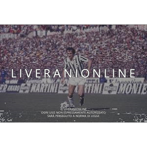 RETROSPETTIVA GIUSEPPE FURINO CALCIATORE NELLA FOTO GIUSEPPE FURINO CON LA MAGLIA DELLA JUVENTUS AG ALDO LIVERANI SAS