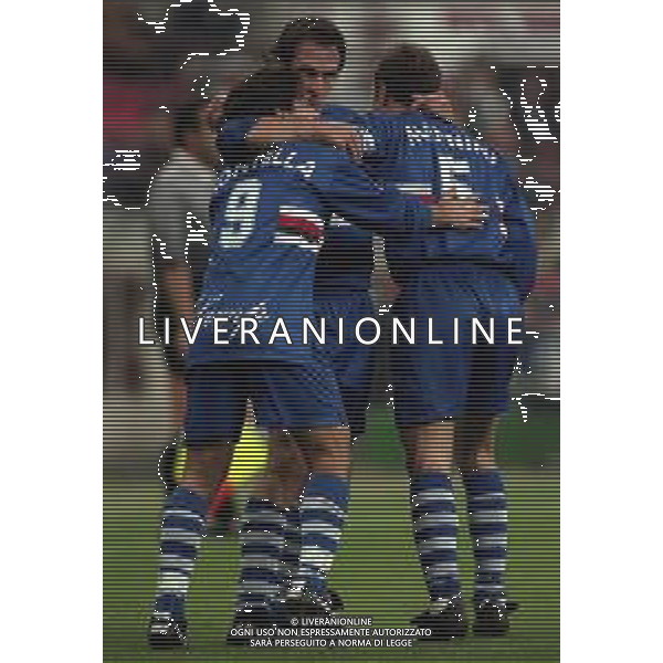 16-10-1997 MILANO COPPA ITALIA MILAN SAMPDORIA 3-2 NELLA FOTO vincenzo montella-alain boghossian e moreno mannini AG ALDO LIVERANI SAS