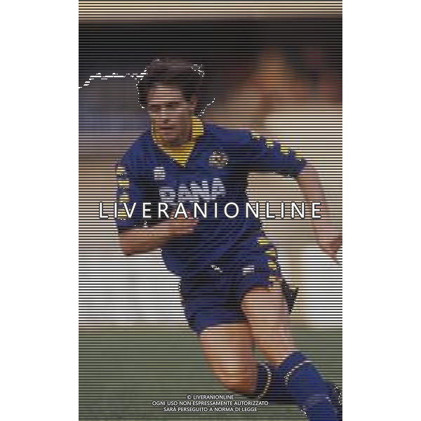 RETROSPETTIVA DRAGAN STOJKOVIC CALCIATORE NELLA FOTO DRAGAN STOJKOVIC CON LA MAGLIA DEL VERONA CALCIO 1992-93 AG ALDO LIVERANI SAS