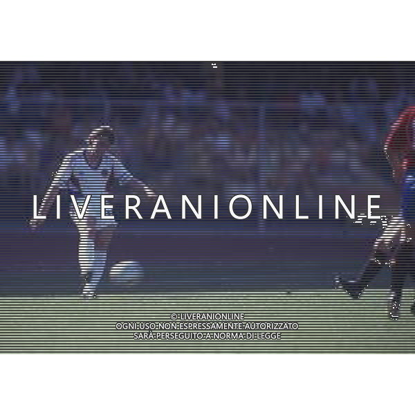 RETROSPETTIVA DRAGAN STOJKOVIC CALCIATORE NELLA FOTO DRAGAN STOJKOVIC CON LA MAGLIA DELLA NAZIONALE DELLA JUGOSLAVIA AG ALDO LIVERANI SAS