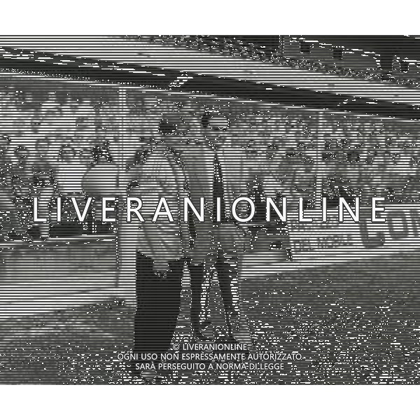 RETROSPETTIVA DRAGAN STOJKOVIC CALCIATORE 1992-1993 NELLA FOTO DRAGAN STOJKOVIC CON MAZZI PRESIDENTE VERONA AG ALDO LIVERANI SAS