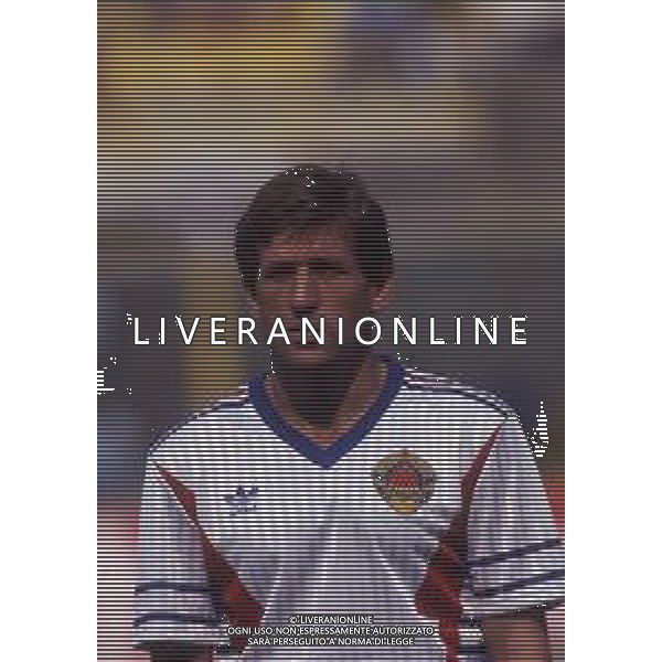 RETROSPETTIVA SAFET SUSIC CALCIATORE NELLA FOTO SAFET SUSIC CON LA MAGLIA DELLA NAZIONALE JUGOSLAVIA AI MONDIALI ITALIA 90 AG ALDO LIVERANI SAS