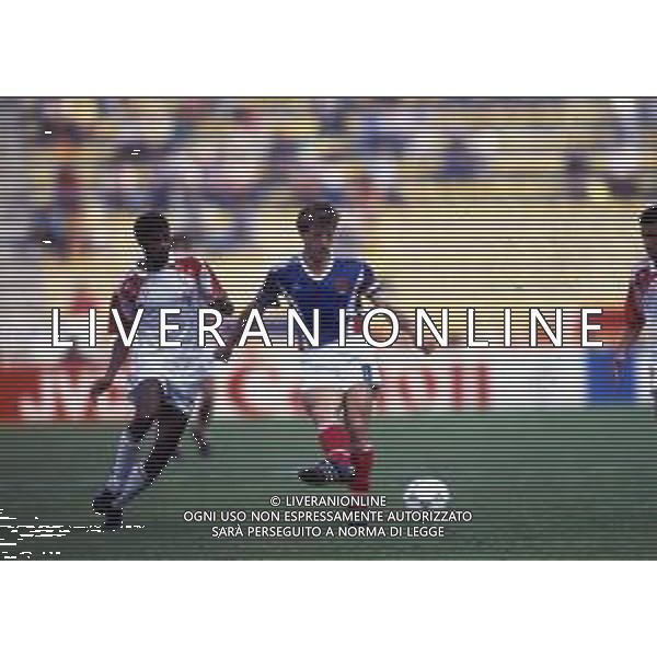 RETROSPETTIVA SAFET SUSIC CALCIATORE NELLA FOTO SAFET SUSIC CON LA MAGLIA DELLA NAZIONALE JUGOSLAVIA AI MONDIALI ITALIA 90 AG ALDO LIVERANI SAS