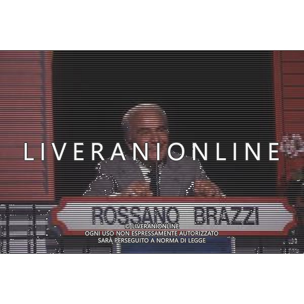 RETROSPETTIVA ROSSANO BRAZZI ATTORE E REGISTA NELLA FOTO ROSSANO BRAZZI NELLA TRASMISSIONE IL GIOCO DEI 9 NEL 1990 AG ALDO LIVERANI SAS