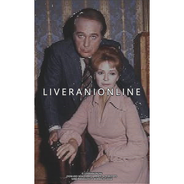 RETROSPETTIVA ROSSANO BRAZZI ATTORE E REGISTA NELLA FOTO ROSSANO BRAZZI CON LAURA EFRIKIAN AG ALDO LIVERANI SAS