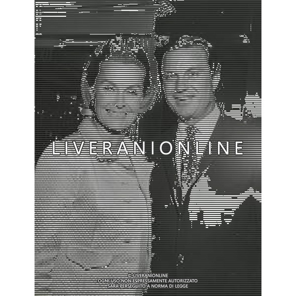 RETROSPETTIVA CLIFFORD PARKER ROBERTSON III ATTORE CINEMATOGRAFICO TEATRALE E TELEVISIVO STATUNITENSE NELLA FOTO CLIFF ROBERTSON CON DINA MERRILL AG ALDO LIVERANI SAS