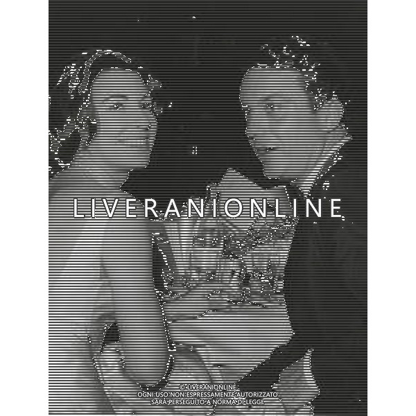 RETROSPETTIVA CLIFFORD PARKER ROBERTSON III ATTORE CINEMATOGRAFICO TEATRALE E TELEVISIVO STATUNITENSE NELLA FOTO CLIFF ROBERTSON CON BARBARA CLARE AG ALDO LIVERANI SAS