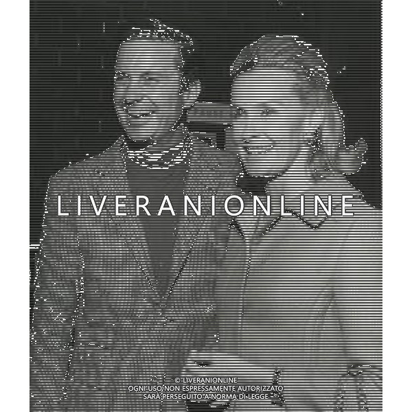 RETROSPETTIVA CLIFFORD PARKER ROBERTSON III ATTORE CINEMATOGRAFICO TEATRALE E TELEVISIVO STATUNITENSE NELLA FOTO CLIFF ROBERTSON CON DINA MERRILL NEL 1968 AG ALDO LIVERANI SAS