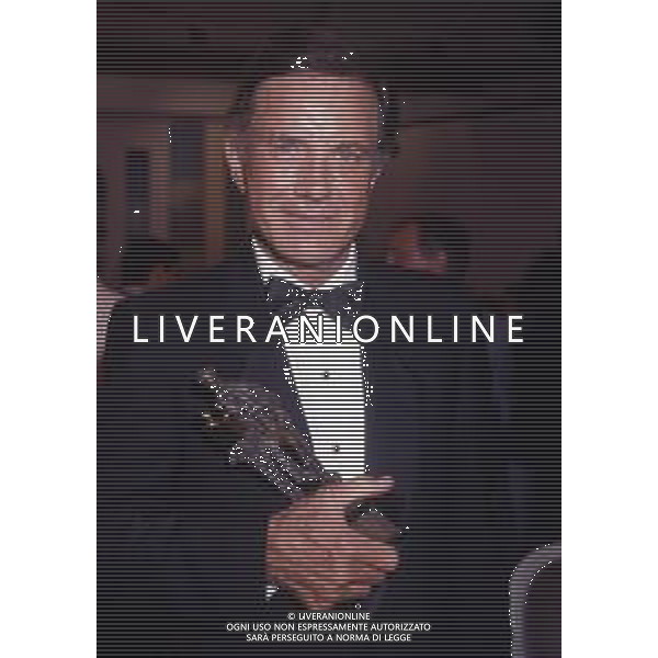 RETROSPETTIVA CLIFFORD PARKER ROBERTSON III ATTORE CINEMATOGRAFICO TEATRALE E TELEVISIVO STATUNITENSE NELLA FOTO CLIFF ROBERTSON AG ALDO LIVERANI SAS
