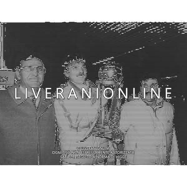 RETROSPETTIVA STEFANO TACCONI CALCIATORE NELLA FOTO STEFANO TACCONI CON LUCIANO FAVERO E LA COPPA INTERCONTINENTALE AG ALDO LIVERANI SAS