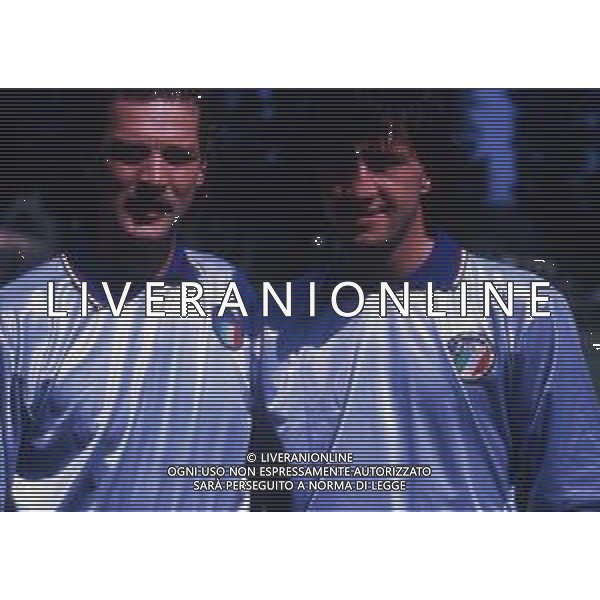 RETROSPETTIVA STEFANO TACCONI CALCIATORE NELLA FOTO STEFANO TACCONI CON WALTER ZENGA CON LA MAGLIA DELLA NAZIONALE ITALIANA AG ALDO LIVERANI SAS 
