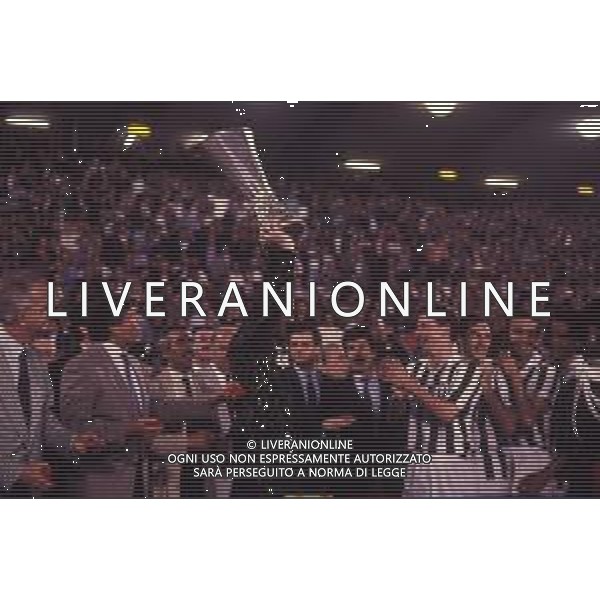 RETROSPETTIVA STEFANO TACCONI CALCIATORE NELLA FOTO STEFANO TACCONI CON LA MAGLIA DELLA JUVENTUS VINCE LA COPPA UEFA 1989-90 AG ALDO LIVERANI SAS