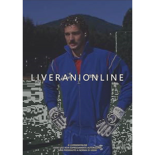 RETROSPETTIVA STEFANO TACCONI CALCIATORE NELLA FOTO STEFANO TACCONI CON LA MAGLIA DELLA NAZIONALE ITALIANA IN ALLENAMENTO AG ALDO LIVERANI SAS