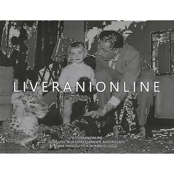 RETROSPETTIVA FAUSTO COPPI CICLISTA NELLA FOTO FAUSTO COPPI CON IL FIGLIO FAUSTINO FOTO GM-DFP-AG ALDO LIVERANI SAS