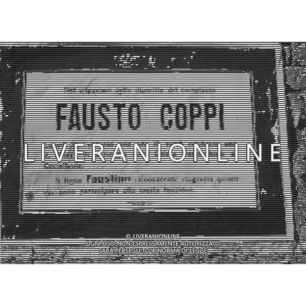 04-01-1960 CASTELLANIA FUNERALI DI FAUSTO COPPI NELLA FOTO L\'ANNUNCIO FUNEBRE DELLA SCOMPARSA DEL CICLISTA FAUSTO COPPI AG ALDO LIVERANI SAS