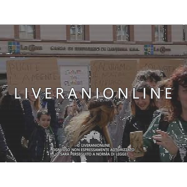 Global strike for future - Sciopero globale per il clima Rimini - 15.03.2019 Nella Foto: Global strike for future Sciopero globale per il clima, manifestazione in piazza Cavour e pulizia della spiaggia /Ph.Vitez-Ag. Aldo Liverani