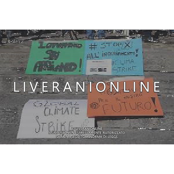 Global strike for future - Sciopero globale per il clima Rimini - 15.03.2019 Nella Foto: Global strike for future Sciopero globale per il clima, manifestazione in piazza Cavour e pulizia della spiaggia /Ph.Vitez-Ag. Aldo Liverani