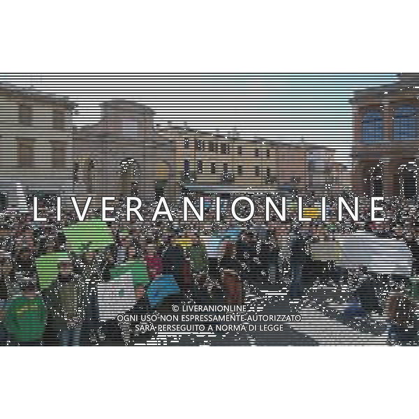 Global strike for future - Sciopero globale per il clima Rimini - 15.03.2019 Nella Foto: Global strike for future Sciopero globale per il clima, manifestazione in piazza Cavour e pulizia della spiaggia /Ph.Vitez-Ag. Aldo Liverani