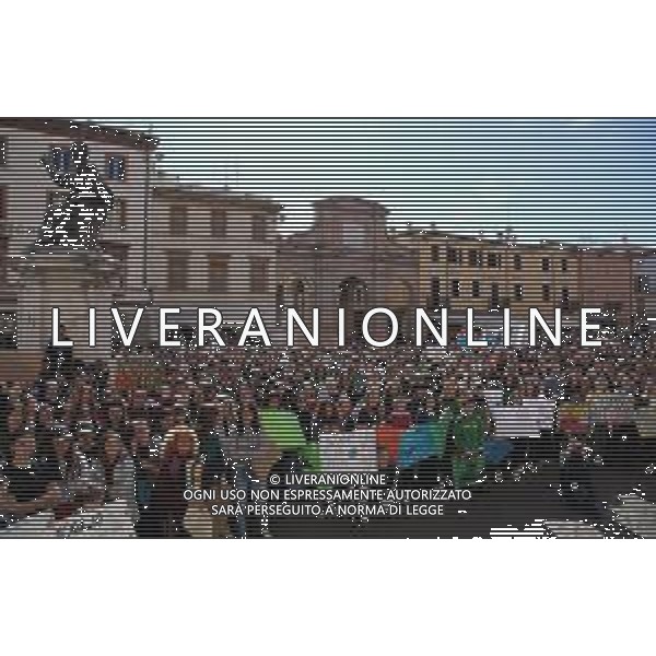 Global strike for future - Sciopero globale per il clima Rimini - 15.03.2019 Nella Foto: Global strike for future Sciopero globale per il clima, manifestazione in piazza Cavour e pulizia della spiaggia /Ph.Vitez-Ag. Aldo Liverani