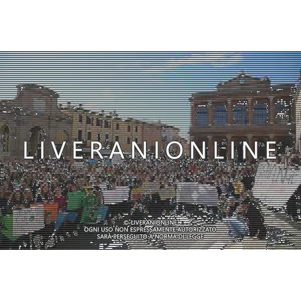 Global strike for future - Sciopero globale per il clima Rimini - 15.03.2019 Nella Foto: Global strike for future Sciopero globale per il clima, manifestazione in piazza Cavour e pulizia della spiaggia /Ph.Vitez-Ag. Aldo Liverani