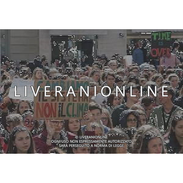 Global strike for future - Sciopero globale per il clima Rimini - 15.03.2019 Nella Foto: Global strike for future Sciopero globale per il clima, manifestazione in piazza Cavour e pulizia della spiaggia /Ph.Vitez-Ag. Aldo Liverani