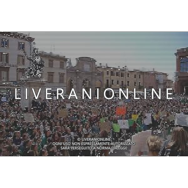 Global strike for future - Sciopero globale per il clima Rimini - 15.03.2019 Nella Foto: Global strike for future Sciopero globale per il clima, manifestazione in piazza Cavour e pulizia della spiaggia /Ph.Vitez-Ag. Aldo Liverani