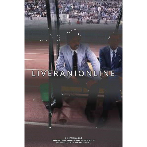 RETROSPETTIVA ALDO AGROPPI CALCIATORE E ALLENATORE NELLA FOTO ALDO AGROPPI ALLENATORE FIORENTINA CALCIO 1985-1986 AG ALDO LIVERANI SAS