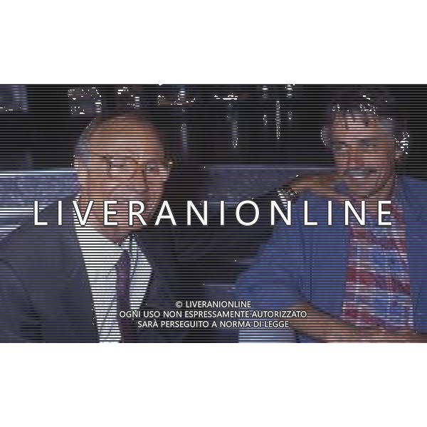 RETROSPETTIVA ALDO AGROPPI CALCIATORE E ALLENATORE NELLA FOTO ALDO AGROPPI CON TITO STAGNO NEL 1991 ALLA TRASMISSIONE LA DOMENICA SPORTIVA AG ALDO LIVERANI SAS