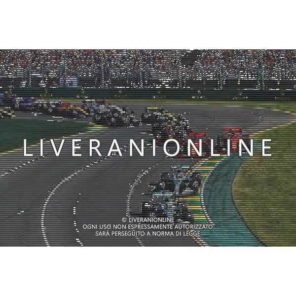 Valtteri Bottas (FIN) Mercedes AMG F1 W10 leads at the start of the race. 17.03.2019. Formula 1 World Championship, Rd 1, Australian Grand Prix, Albert Park, Melbourne, Australia, Race Day. / AGENZIA ALDO LIVERANI SAS - ITALY ONLY EDITORIAL USE ONLY - F1 GP AUSTRALIA MELBOURNE GARA 17.03.2019.