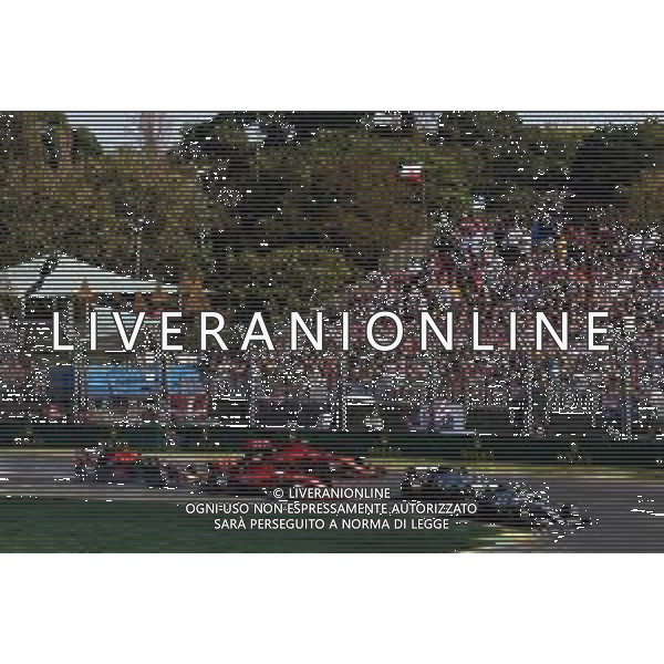 Valtteri Bottas (FIN) Mercedes AMG F1 W10 leads at the start of the race. 17.03.2019. Formula 1 World Championship, Rd 1, Australian Grand Prix, Albert Park, Melbourne, Australia, Race Day. / AGENZIA ALDO LIVERANI SAS - ITALY ONLY EDITORIAL USE ONLY - F1 GP AUSTRALIA MELBOURNE GARA 17.03.2019.