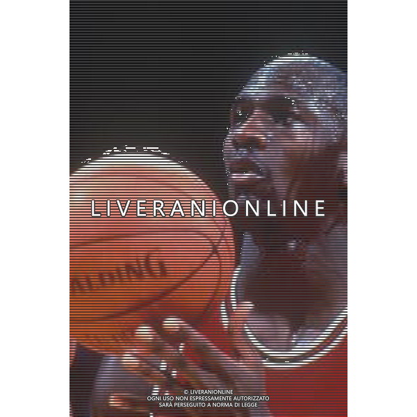 Michael Jordan, campione NBA, in \'Space Jam\' film del 1996 con attori e personaggi d\'animazione Looney Tunes - ©Warner Bros / ARCHIVIO AGENZIA ALDO LIVERANI SAS
