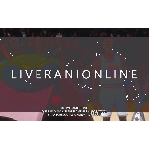Michael Jordan, campione NBA, in \'Space Jam\' film del 1996 con attori e personaggi d\'animazione Looney Tunes - ©Warner Bros / ARCHIVIO AGENZIA ALDO LIVERANI SAS