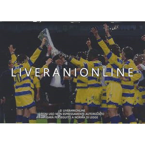 12-05-1999 MOSCA- FINALE DI COPPA UEFA PARMA-OLYMPIQUE MARSIGLIA 3-0 NELLA FOTO I GIOCATORI DEL PARMA CALCIO FESTEGGIANO CON LA COPPA UEFA AG ALDO LIVERANI SAS