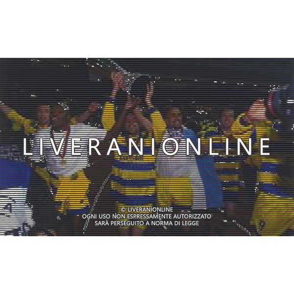 12-05-1999 MOSCA- FINALE DI COPPA UEFA PARMA-OLYMPIQUE MARSIGLIA 3-0 NELLA FOTO I GIOCATORI DEL PARMA CALCIO FESTEGGIANO CON LA COPPA UEFA AG ALDO LIVERANI SAS