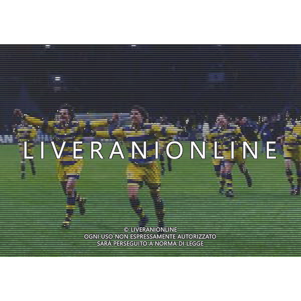 12-05-1999 MOSCA- FINALE DI COPPA UEFA PARMA-OLYMPIQUE MARSIGLIA 3-0 NELLA FOTO I GIOCATORI DEL PARMA CALCIO FESTEGGIANO CON LA COPPA UEFA AG ALDO LIVERANI SAS