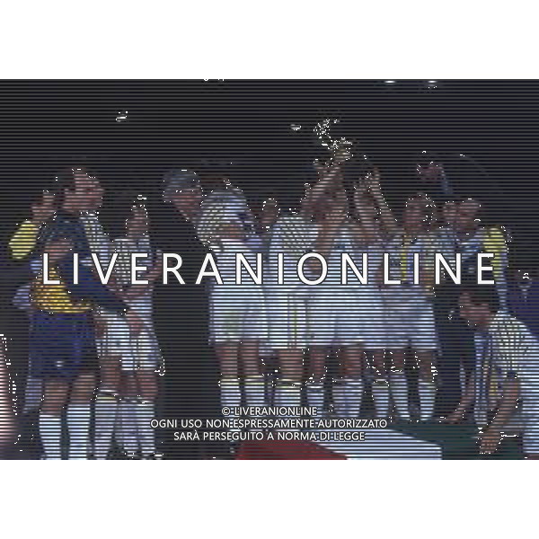 14-05-1992 PARMA- FINALE DI COPPA ITALIA PARMA-JUENTUS 2-0 NELLA FOTO I GIOCATORI DEL PARMA CON LA COPPA ITALIA 1992 AG ALDO LIVERANI SAS