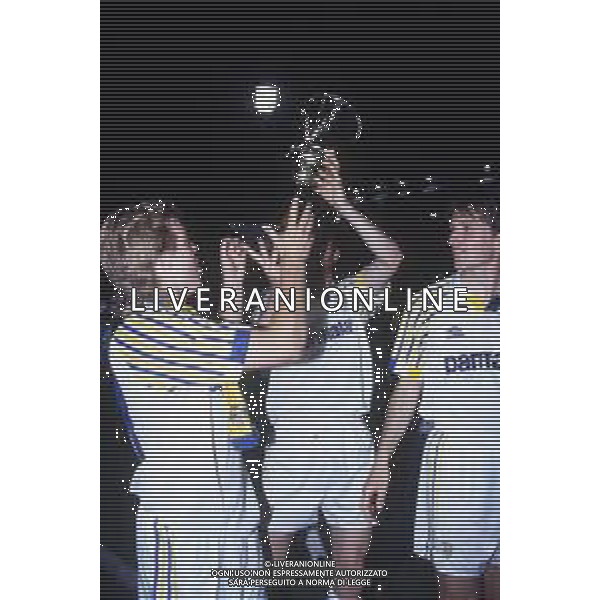 14-05-1992 PARMA- FINALE DI COPPA ITALIA PARMA-JUENTUS 2-0 NELLA FOTO I GIOCATORI DEL PARMA CON LA COPPA ITALIA 1992 AG ALDO LIVERANI SAS