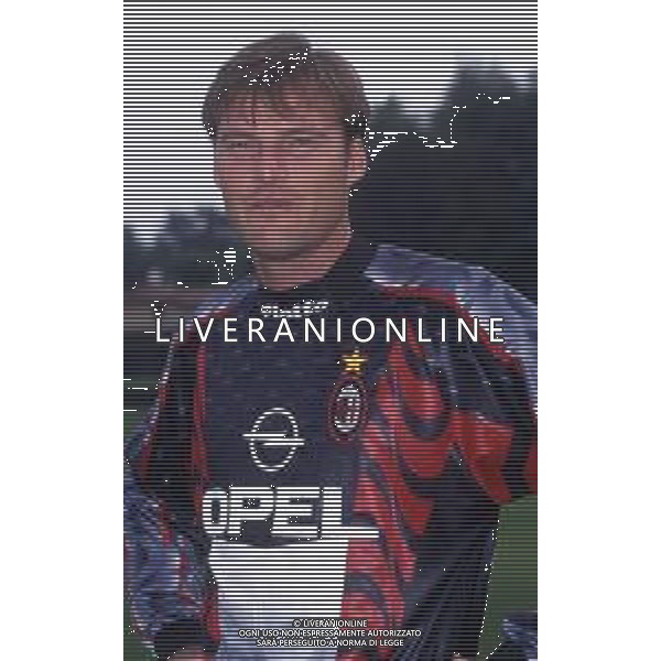 RETROSPETTIVA MASSIMO TAIBI CALCIATORE NELLA FOTO MASSIMO TAIBI CON LA MAGLIA DEL MILAN CALCIO AG ALDO LIVERANI SAS