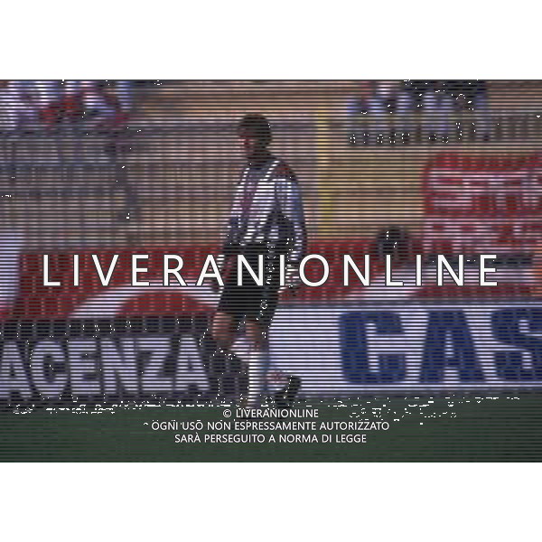 RETROSPETTIVA MASSIMO TAIBI CALCIATORE NELLA FOTO MASSIMO TAIBI CON LA MAGLIA DEL PIACENZA CALCIO AG ALDO LIVERANI SAS