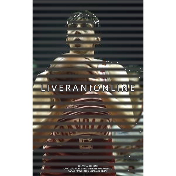 RETROSPETTIVA WALTER MAGNIFICO BASKET NELLA FOTO WALTER MAGNIFICO CON LA MAGLIA DELLA SCAVOLINI PESARO AG ALDO LIVERANI SAS