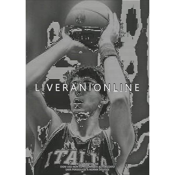 RETROSPETTIVA WALTER MAGNIFICO BASKET NELLA FOTO WALTER MAGNIFICO CON LA MAGLIA DELLA NAZIONALE ITALIANA AG ALDO LIVERANI SAS