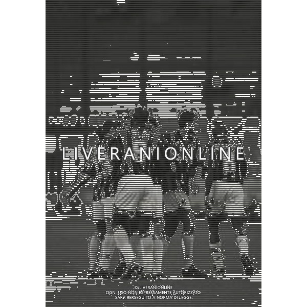 25-08-1995 MILANO FINALE DI SUPERCOPPA ITALIANA MILAN FIORENTINA 1-2 NELLA FOTO ABBRACCI GIOCATORI MILAN AG ALDO LIVERANI SAS