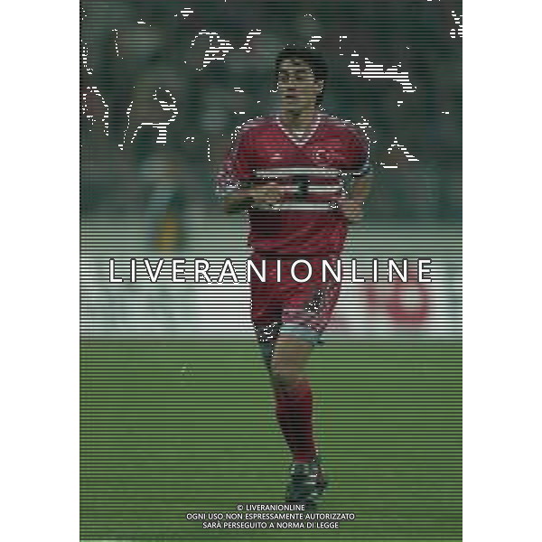 09-10-1999 MONACO DI BAVIERA QUALIFICAZIONI AI MONDIALI DI CALCIO GERMANIA TURCHIA NELLA FOTO OGUN TEMIZKANOGLU AG ALDO LIVERANI SAS